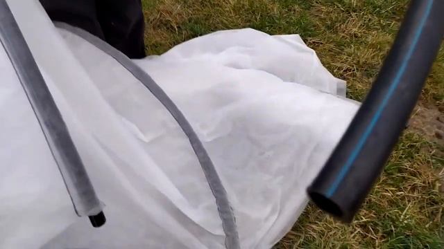Теплиця із агроволокна за 5 хвилин. Швидко і дешево.