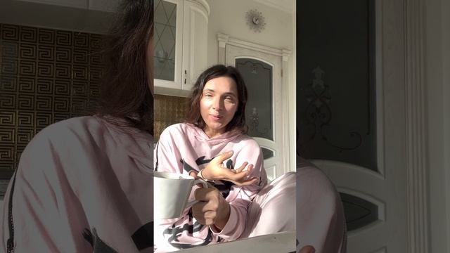 Какой подарок вам любимый подарил?