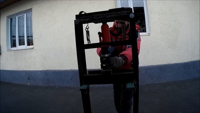 Самодельный гидравлический пресс под домкрат