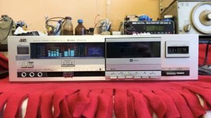 Дека кассетная JVC KD-D40. И нет стрелочек