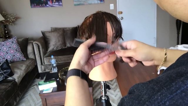 Corte de Cabello Kris Jenner, mama de las Karcachians ( kardashians) смотреть онлайн