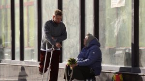 ПЕРЕОДЕЛСЯ В БОМЖА И ПРОВЕРИЛ ЛЮДЕЙ НА ЖАДНОСТЬ. CОЦИАЛЬНЫЙ ЭКСПЕРИМЕНТ, ПРАНК