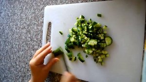 Как заморозить огурцы на зиму для окрошки