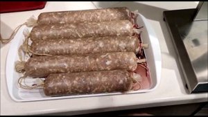 Колбаса Казачья полукопчёная варёна-копчёная.