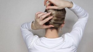 КРАСИВАЯ ПРИЧЕСКА В ОФИС ЗА 2 МИНУТЫ С ПОМОЩЬЮ ОБЫЧНОЙ РУЧКИ | 2 MIN EASY OFFICE HAIRSTYLE TUTORIAL