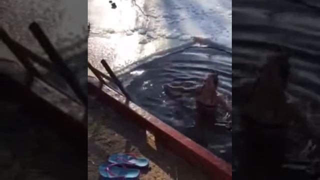 Крещенское купание в проруби 2017 baptism of the lord