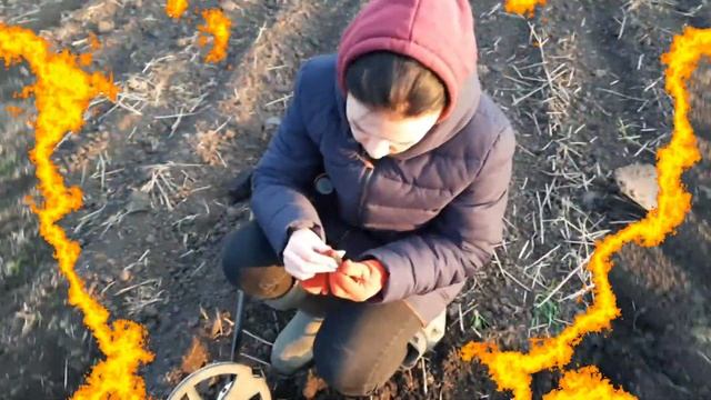 Бабы на копе. Поиск монет и кладов. смотреть онлайн