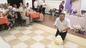Неудачный вынос свадебного торта