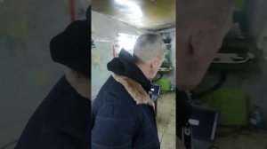 головень ловит белку