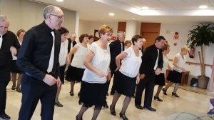 АХ, КАК ХОТЕЛОСЬ БЫТЬ НАМ ВЗРОСЛЫМИ (ОБЫЧНАЯ ИСТОРИЯ) - поют: уже  взрослые герои детских фильмов...