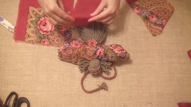 Народная кукла. Мастер-класс РОЖДЕСТВЕНСКАЯ КОЗА. Часть 2 смотреть онлайн