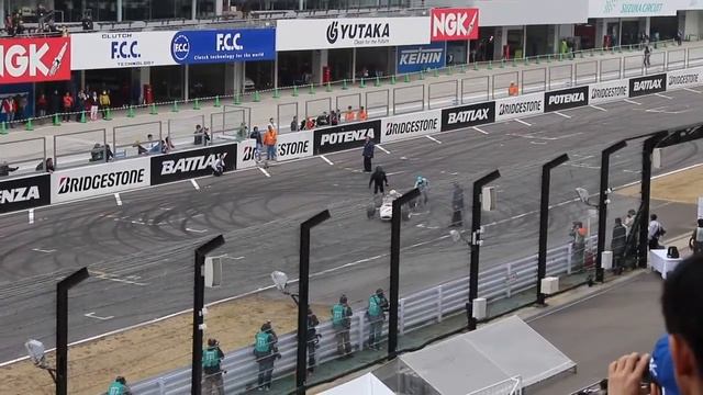 HONDA RA272 2014年鈴鹿ファン感のデモラン смотреть онлайн