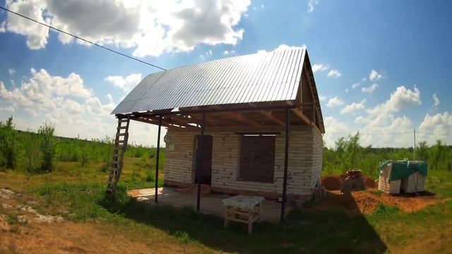 Отсыпка полов глиной. Дача с нуля 13-я серия 2-й сезон. Крыша. Дачные будни. смотреть онлайн