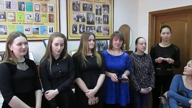 Студенты читают стихи Н.Егоровой
