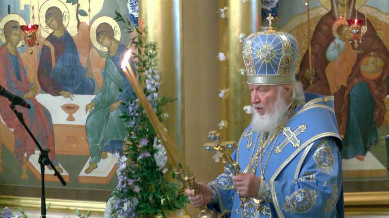 Православные верующие отмечают праздник Покрова Пресвятой Богородицы