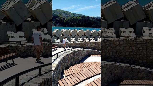 Turkiye. Amasra. Kara deniz. Новый променад и маяк в бухте города Амасра Турции, Чёрное море.