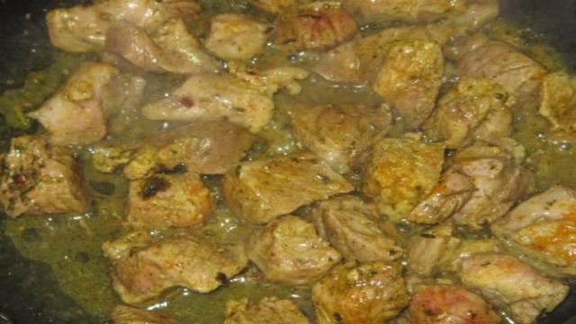Свинина тушеная с вешенками и картофелем