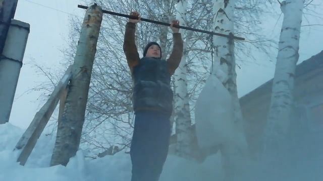 Как научиться делать ласточку. Элемент ласточка на турнике. смотреть онлайн