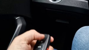 Мало кто знает, как проверить заряд брелка от VAG, Passat, Polo, Golf, Tiguan, Touareg, Jetta!