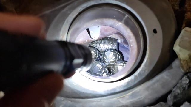Чугунные ШИШКИ Гефест и кубики НЕФРИТА в закрытой каменке "Атмосферы" , закладка, сборка.