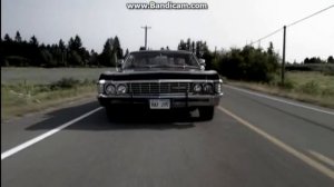 Дин и Сэм рассекают на Импале