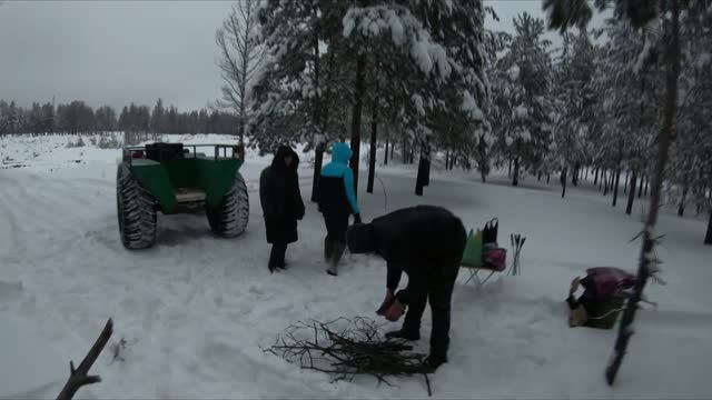 Сколько человек сможет увезти каракат. Заодно Новый Год отметили ))) смотреть онлайн