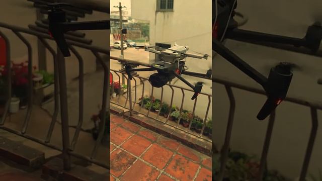 Drones hug each other😍 #dronevideo #djimini4pro #djiair3 #djimavic3 #djimavic3pro #dj #djiair2s