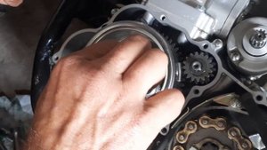 снимаю ротор зажигания 174mn без сьемника и молотка)