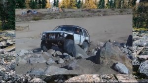 #219. Ford Explorer преодолевает препятствия