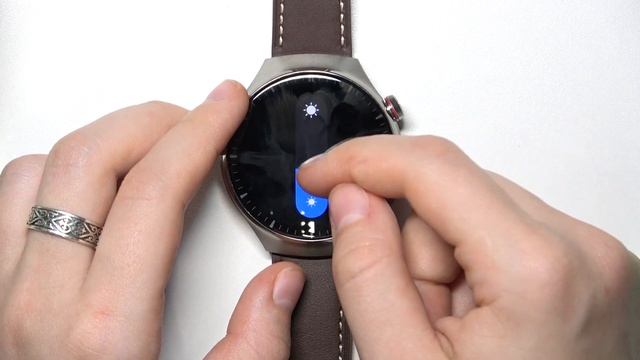 HUAWEI Watch 4 Pro | Как настроить яркость экрана на часах HUAWEI Watch 4 Pro смотреть онлайн