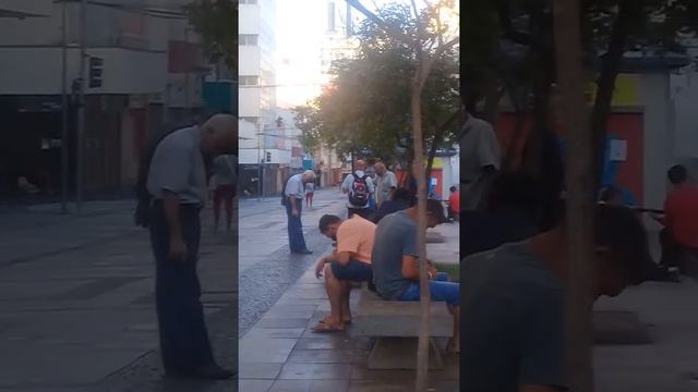 Бездомные люди на улицах Бразилии