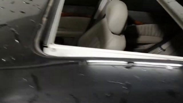 Течёт люк в автомобиле. Мерседес с люком. смотреть онлайн
