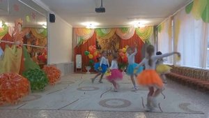 Танец с листьями, муз. рук. Кустова Л.Г.