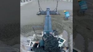 Принимаем бетон 1700 м.кв. Затираем топинг. Нарезаем деформационные швы.