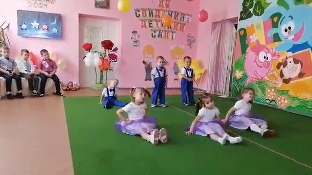 Веселый танец малышей.mp4 смотреть онлайн