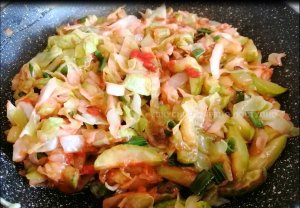 Капуста тушеная с кабачками. Рецепт овощного рагу без мяса