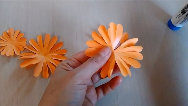 Красивые цветы из бумаги Оригами подарок маме / Beautiful paper flowers Origami gift mom смотреть онлайн
