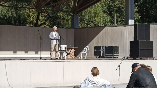 Актер и сценарист Виктор Пипа призывает  не циклиться на сугубо актерской работе смотреть онлайн