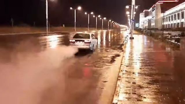 Subaru Legacy B4 be5 Launch in rain (stock exhaust :d) смотреть онлайн