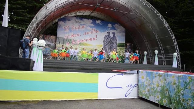 "Взрослые и дети" Театр танца "First" День семьи, любви и верности. 08.07.2017г смотреть онлайн