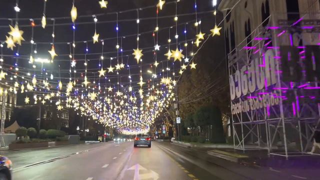 Тбилиси. Как выглядит праздничное убранство центра города. Первые кадры для наших зрителей. смотреть онлайн