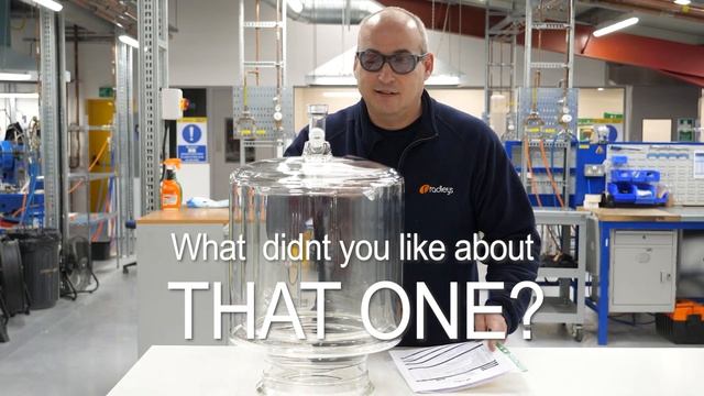 Bloopers reel: The making of a 10 L glass reaction vessel - scientific glassblowing смотреть онлайн