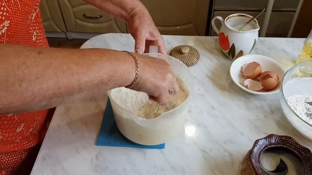 Тонкие блины на кислом молоке
