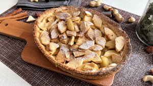 Яблочный пирог из песочного теста - один из самых простых рецептов, минимум ингредиентов! ???