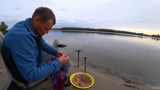 Рыбалка на фидер. Правый берег. Сентябрь. Плотва. Лещ. смотреть онлайн