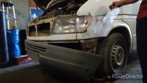 Как снять бампер на автомобиле Sprinter