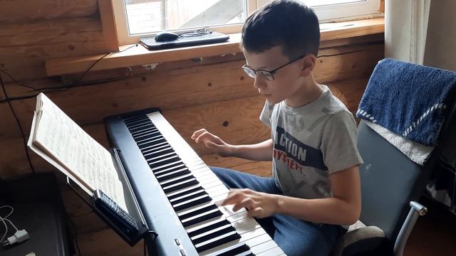 Менуэт No39 И.С.Бах (Трошичев Ярослав) смотреть онлайн