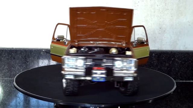 GMC K 2500 Sierra Grande (1982) Greenlight 1:18 смотреть онлайн