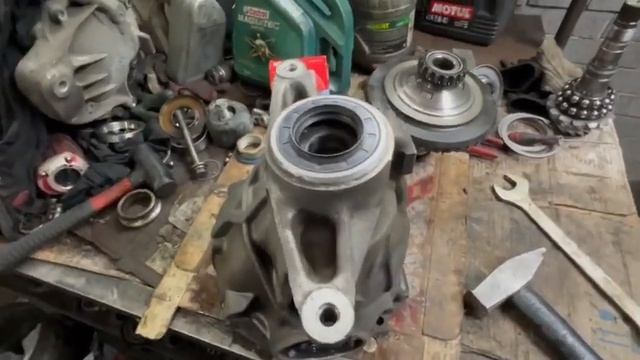 Как можно было такое не заметить?!? Как меняют сальники на 5er G30 и удивляются, что гул не проходи смотреть онлайн