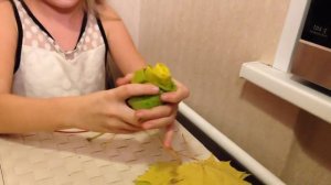 Розы из кленовых листьев своими руками. How to make a Rose out of a Maple Leaves